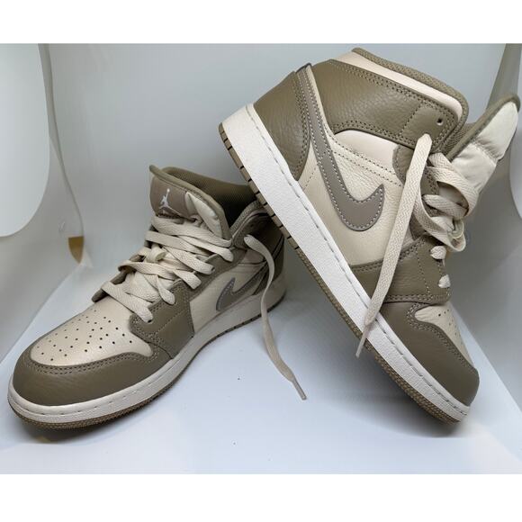 Nike Air Jordan 1 Mid Legend Light Brown Khaki GS HF4781-203 Size 6.5Y main image 5